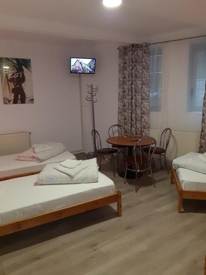 Carol 51 Hostel Bucharest Luaran gambar