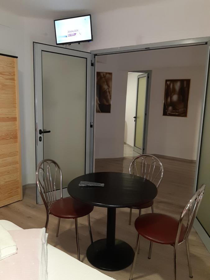 Carol 51 Hostel Bucharest Luaran gambar