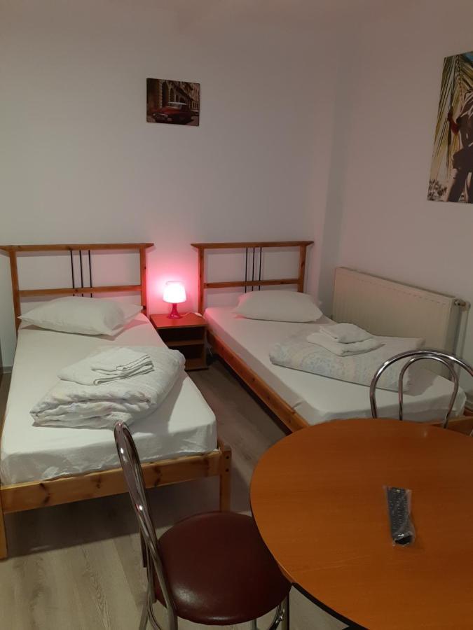 Carol 51 Hostel Bucharest Luaran gambar