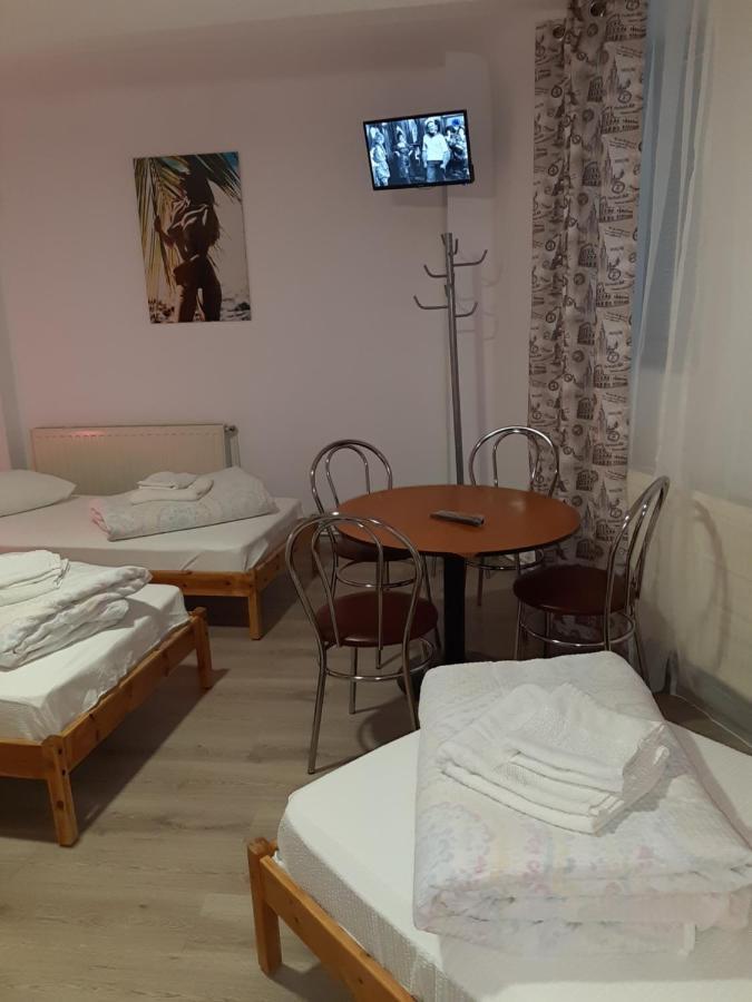 Carol 51 Hostel Bucharest Luaran gambar