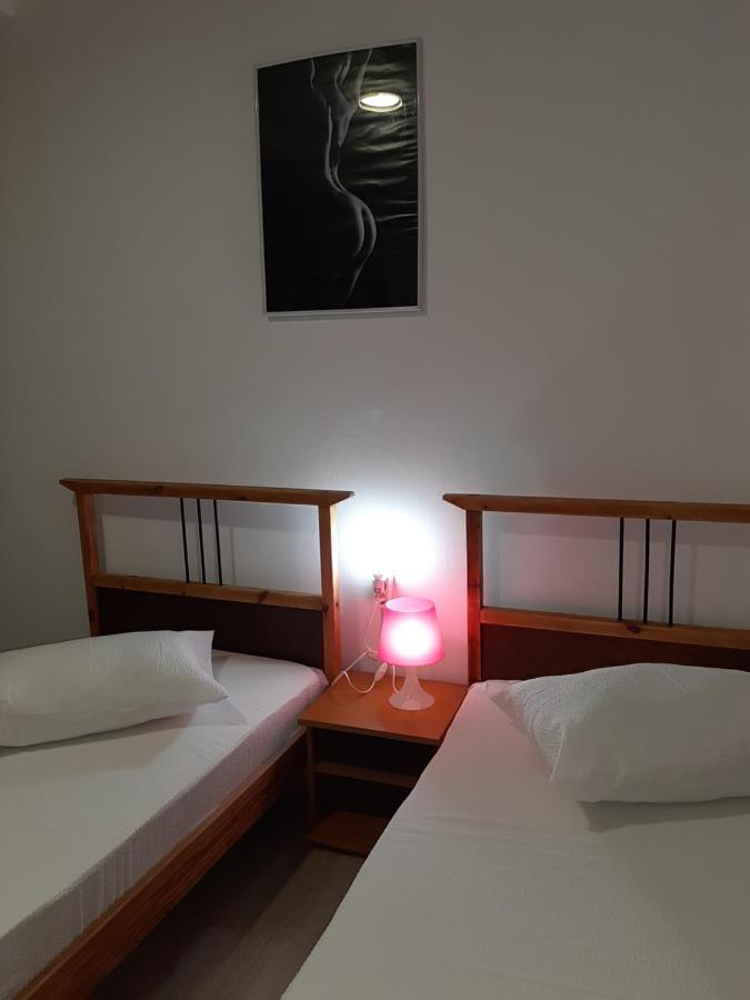 Carol 51 Hostel Bucharest Luaran gambar