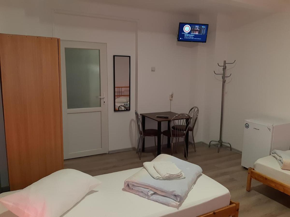 Carol 51 Hostel Bucharest Luaran gambar