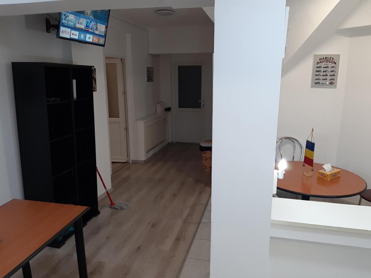 Carol 51 Hostel Bucharest Luaran gambar