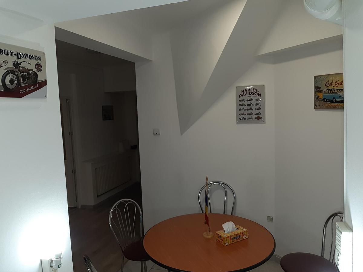 Carol 51 Hostel Bucharest Luaran gambar