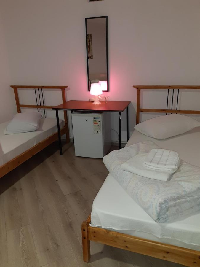 Carol 51 Hostel Bucharest Luaran gambar