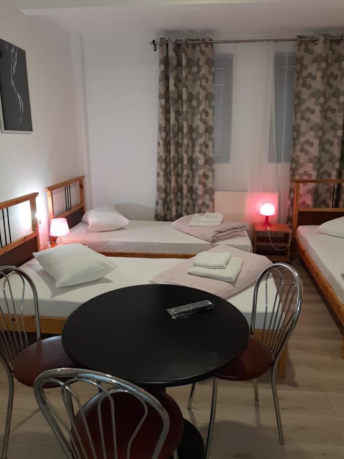 Carol 51 Hostel Bucharest Luaran gambar