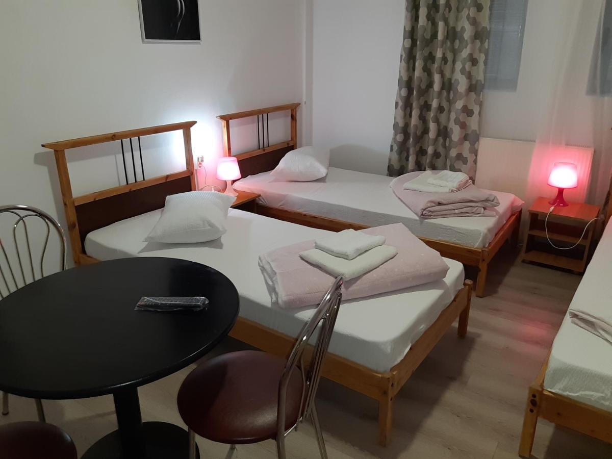 Carol 51 Hostel Bucharest Luaran gambar