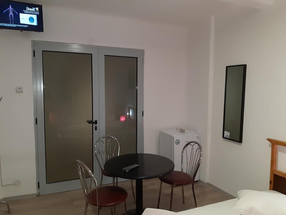 Carol 51 Hostel Bucharest Luaran gambar