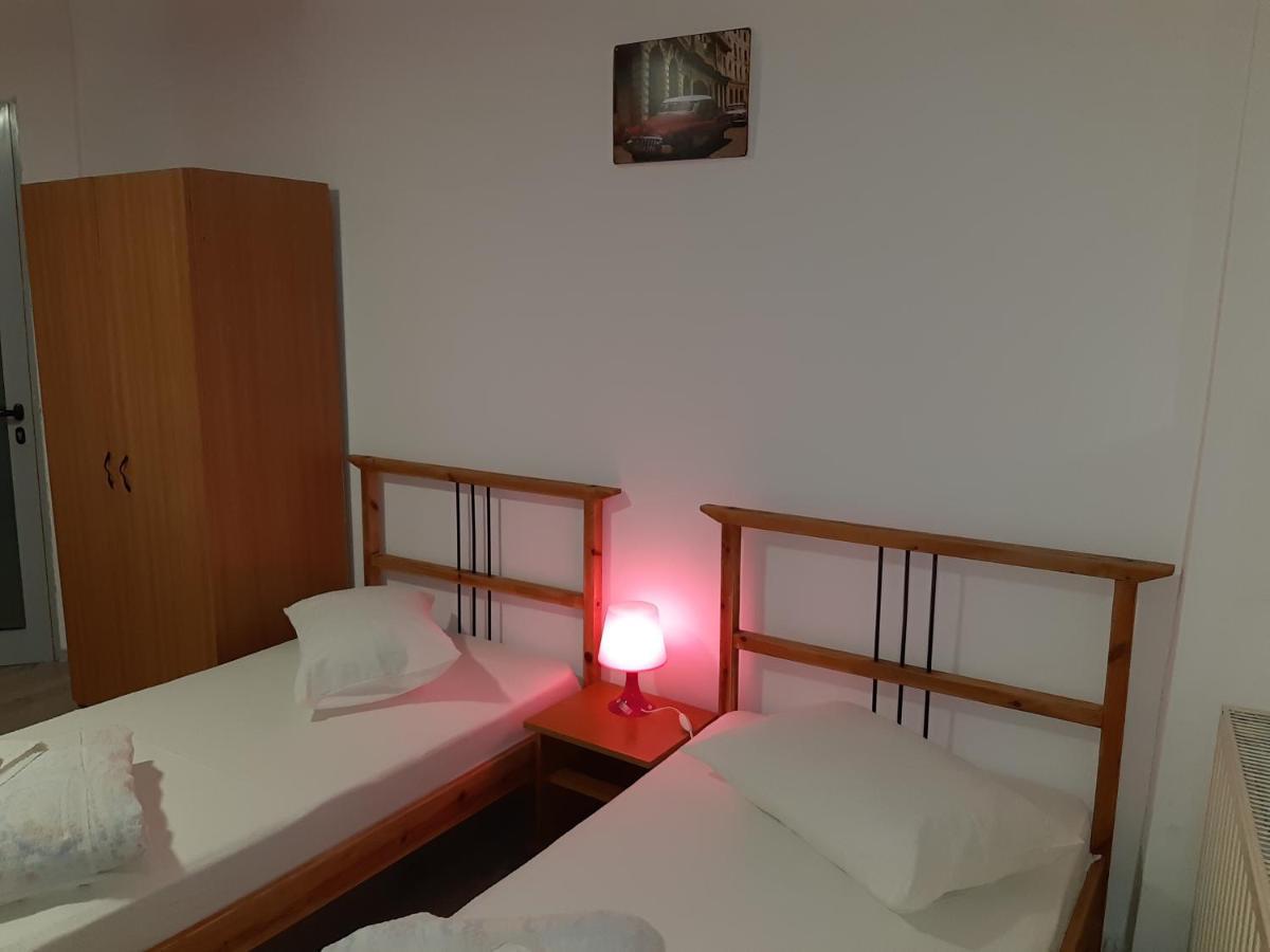 Carol 51 Hostel Bucharest Luaran gambar