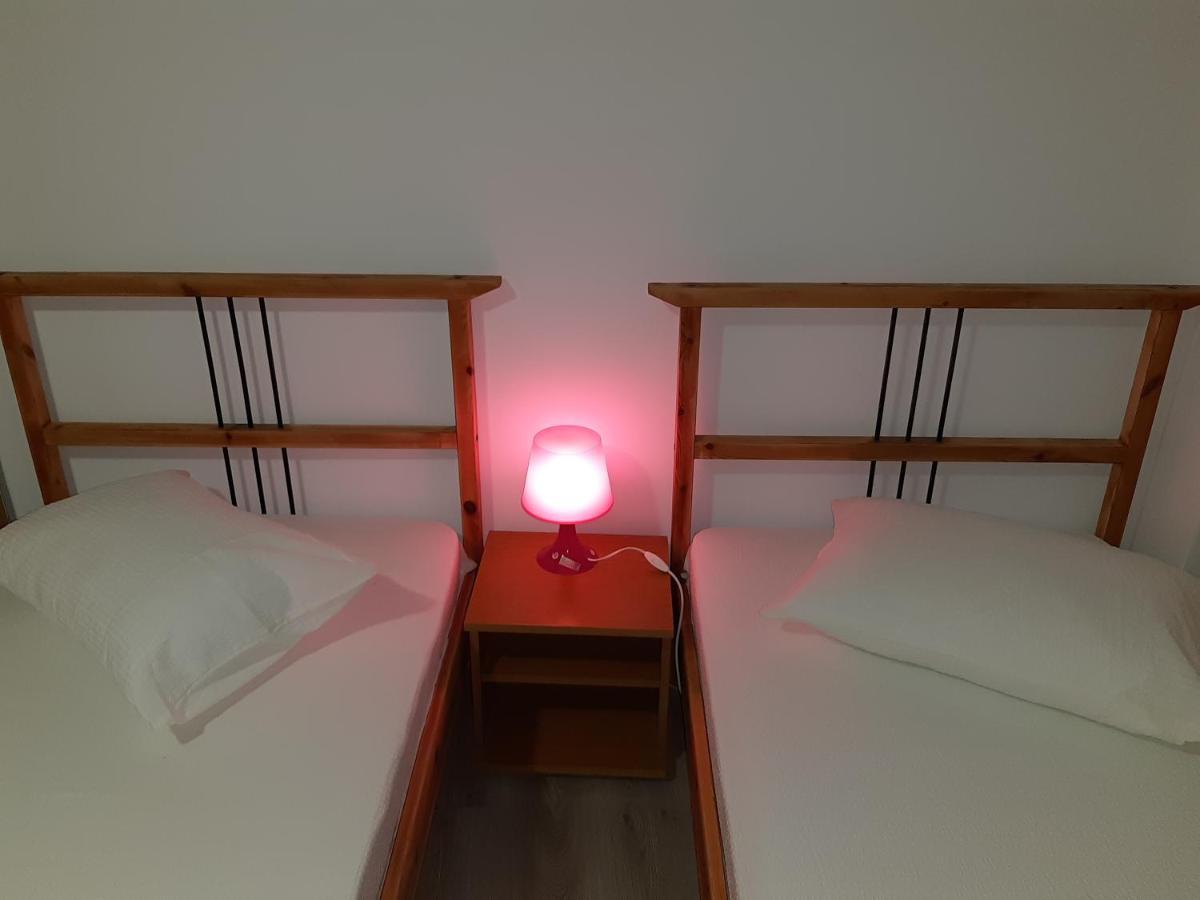 Carol 51 Hostel Bucharest Luaran gambar