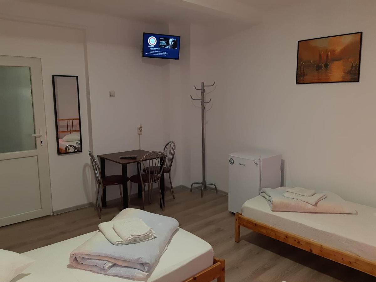 Carol 51 Hostel Bucharest Luaran gambar