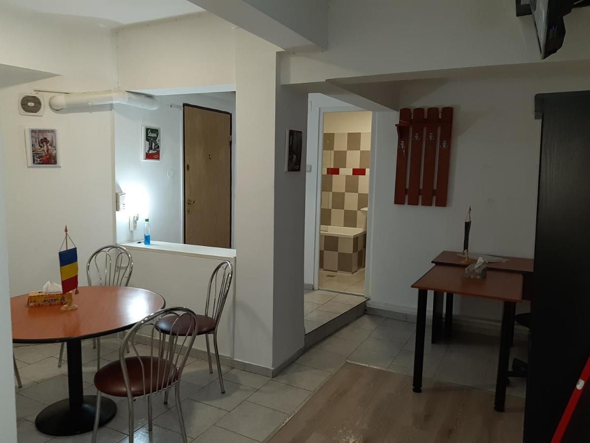 Carol 51 Hostel Bucharest Luaran gambar