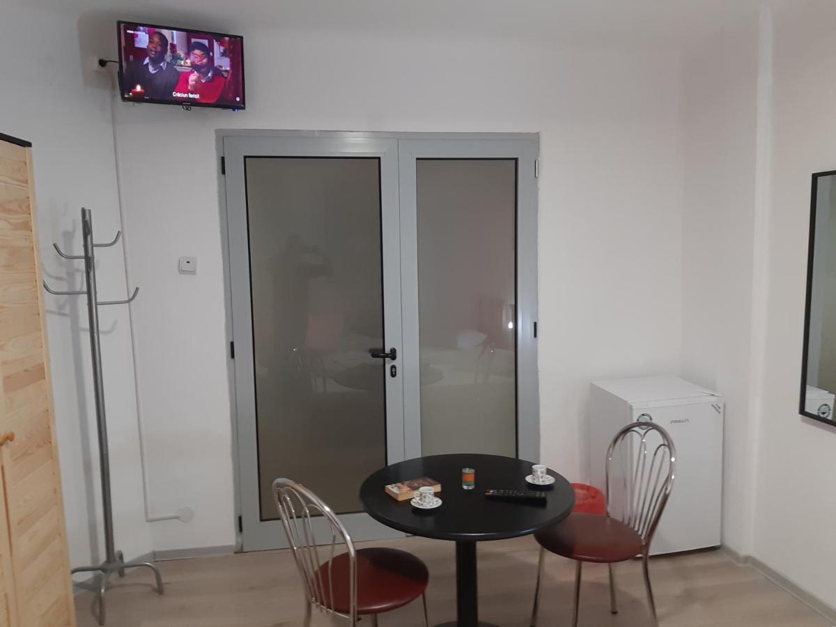Carol 51 Hostel Bucharest Luaran gambar