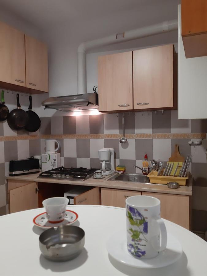 Carol 51 Hostel Bucharest Luaran gambar