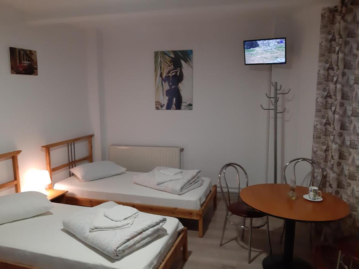 Carol 51 Hostel Bucharest Luaran gambar