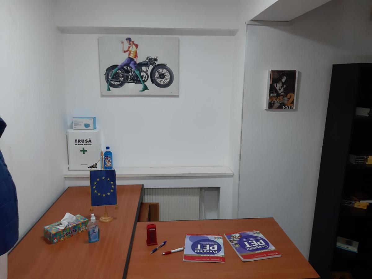 Carol 51 Hostel Bucharest Luaran gambar