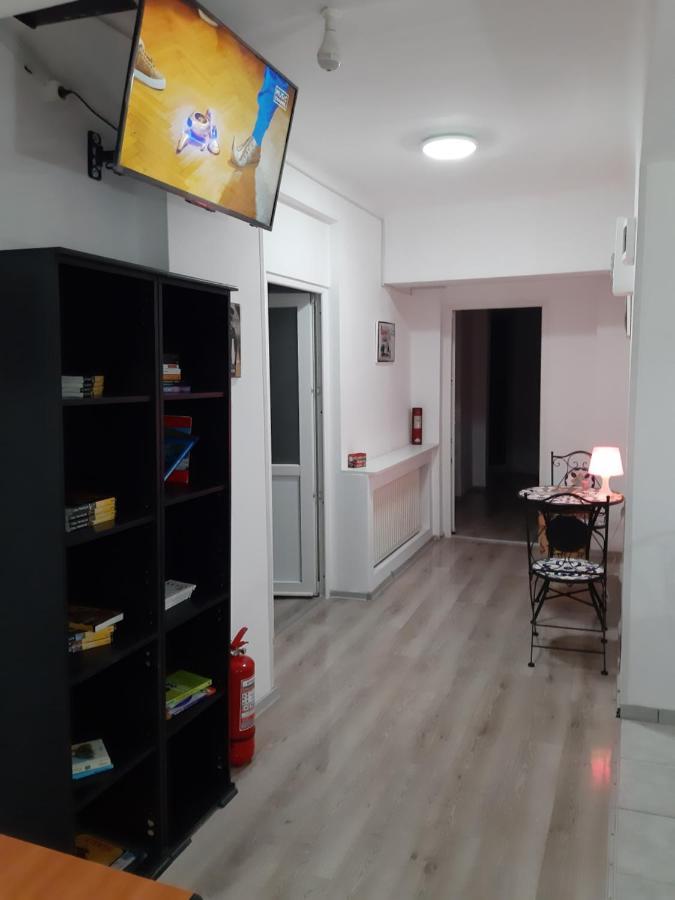 Carol 51 Hostel Bucharest Luaran gambar