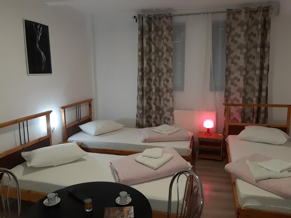 Carol 51 Hostel Bucharest Luaran gambar