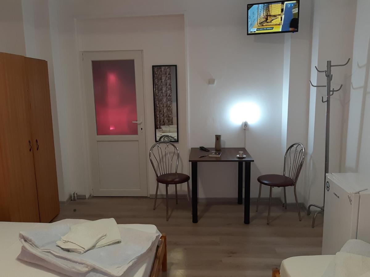 Carol 51 Hostel Bucharest Luaran gambar