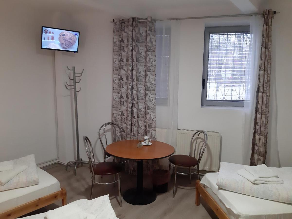 Carol 51 Hostel Bucharest Luaran gambar